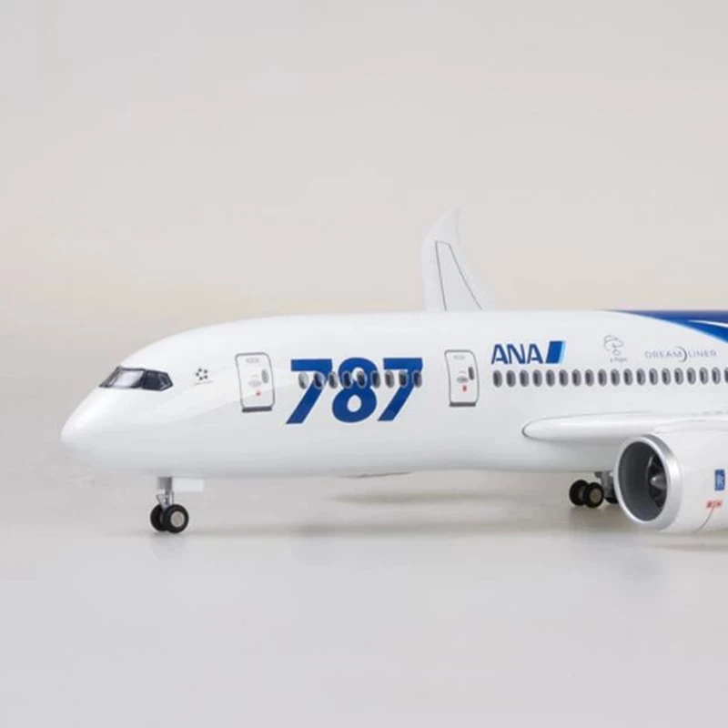 1:130 Scale Aircraft Model Jet Japan ANA Airlines B787 B787 Dreamliner Resin Airplane with Lights and Wheels Souvenir Plane Gift