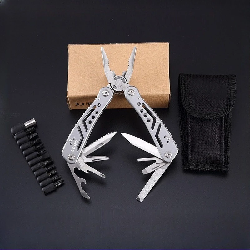 كماشة أداة تكتيكية متعددة الأغراض للتخييم والمشي لمسافات طويلة وصيانة السفر من الفولاذ المقاوم للصدأ كماشة صغيرة قابلة للطي