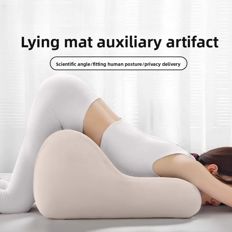 

Спа на кровати для взрослых, использующая подушку для защиты шейного отдела позвоночника, спальными подушками и подушками для ног.