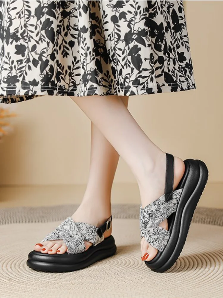 Sandales compensées à plateforme croisée florales, nouvelles chaussures d'été souples antidérapantes pour femmes, sandales romaines à bout ouvert et bride arrière