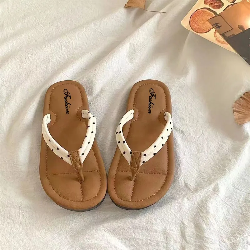 Neue Sommer-Damen-Polka-Dot-Flip-Flops, weiche, rutschfeste flache Strandsandalen für Damen, lässige Sandalen für Mädchen, Outdoor- und Indoor-Freizeitsandalen.