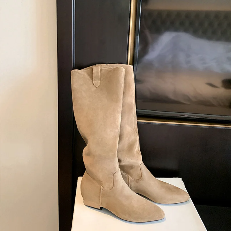 

Женские сапоги до колена из натуральной замши на толстом высоком каблуке 6 см с острым носком, элегантные женские плиссированные высокие сапоги, зимние