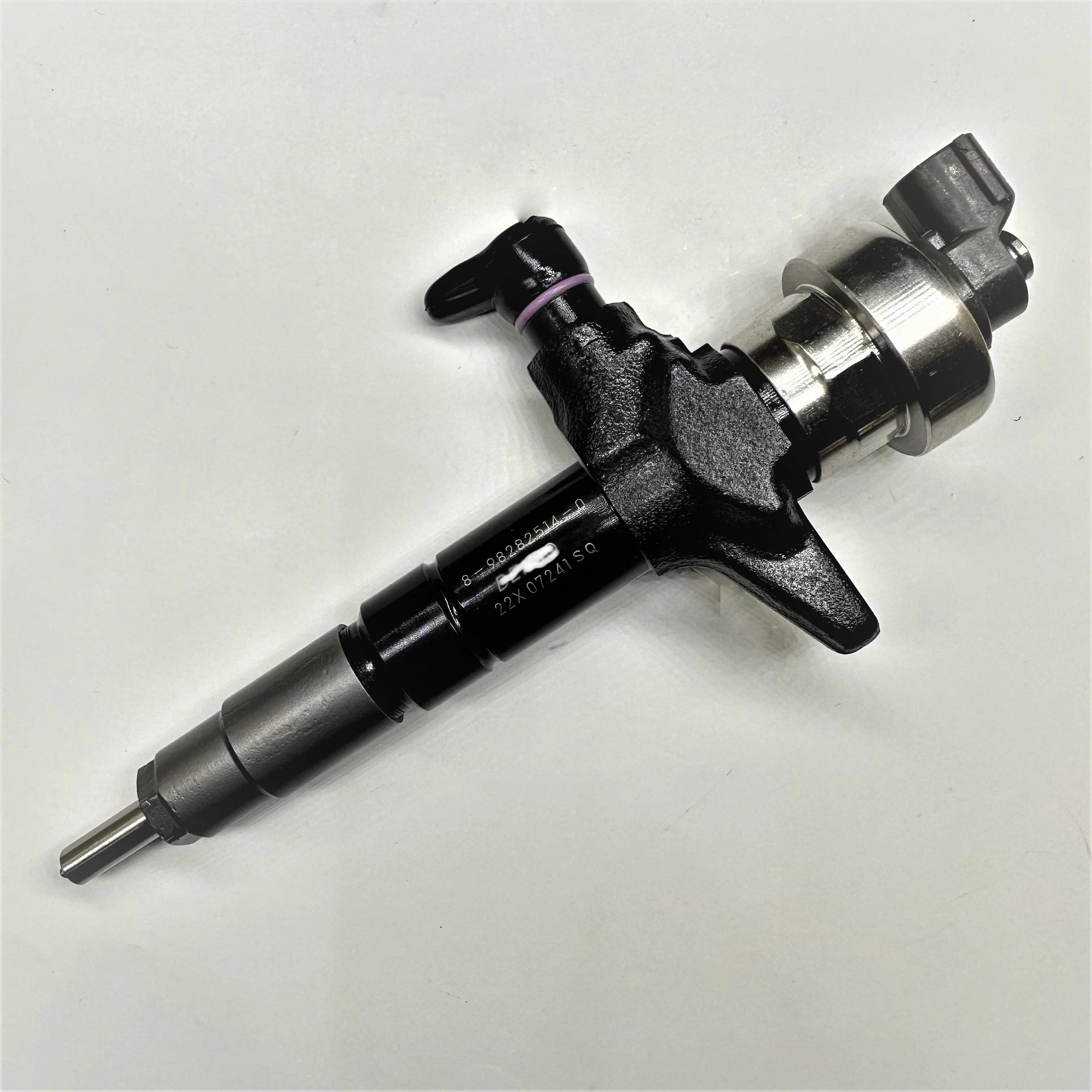 

Common Rail Diesel Fuel Injector 295050-2160 8-98282514-0