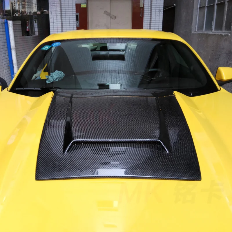 

Suitable for Ford Mustang Carbon Fiber Small Engine Hood Decoration Accessories 2015-2017