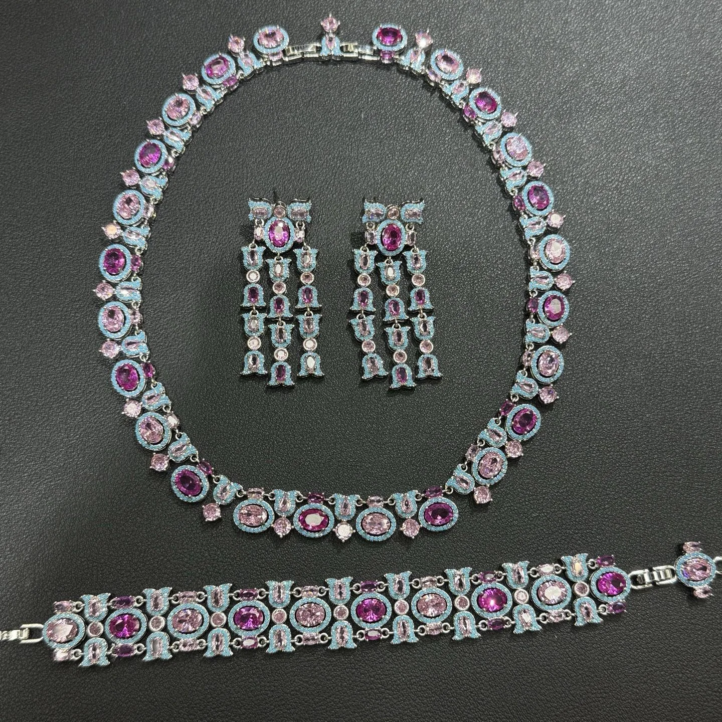 Women  All-over Zircon Pink VintageNecklace Bracelet Set