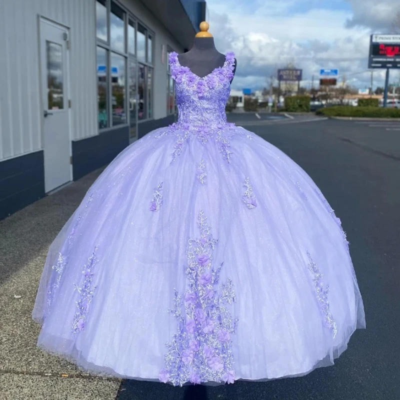 

2024 Lavender Quinceanera Dress V-Neck Appliques Lace Handmade Flower Ball Gowns Vestidos De 15 Años