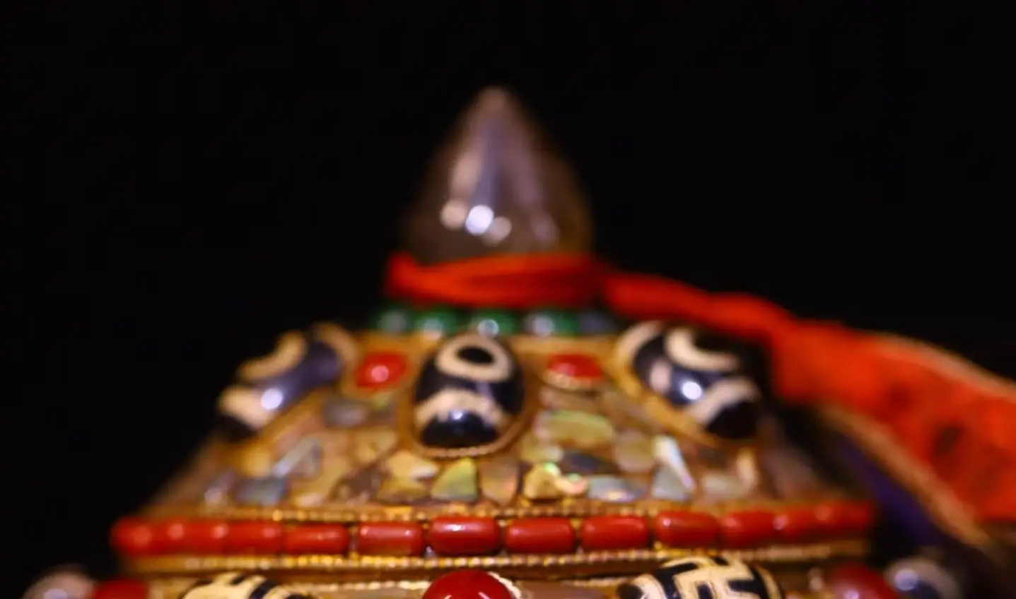 Tibetan Silver Gilded Filigree Mosaic Gem gZi Beads Shell Buddha jar Treasure jar  Relic jar Amulet Town house