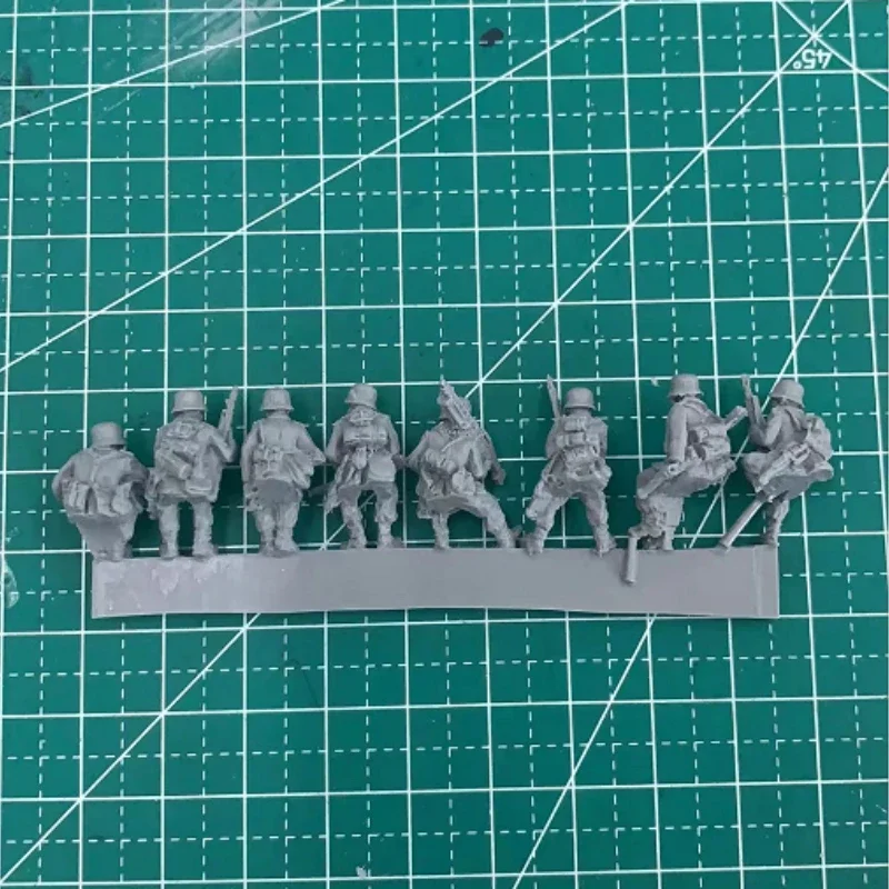 1/72 Scale Resin Figure Assembled Model Kit Car Sitting Infantry Modeling Unassembled and Unpainted Diy Toys