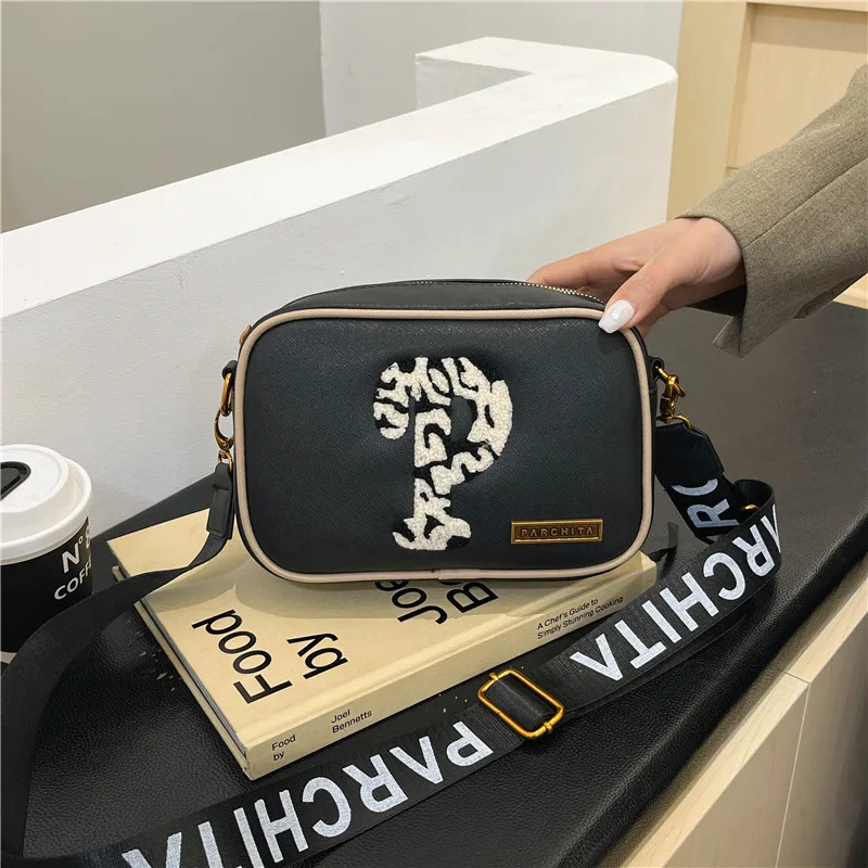 

​2025 New Women Letter Print Crossbody Bag, Fashion Shoulder Bag for Daily Use​ Purses and Handbags Crossbody Bags for Women