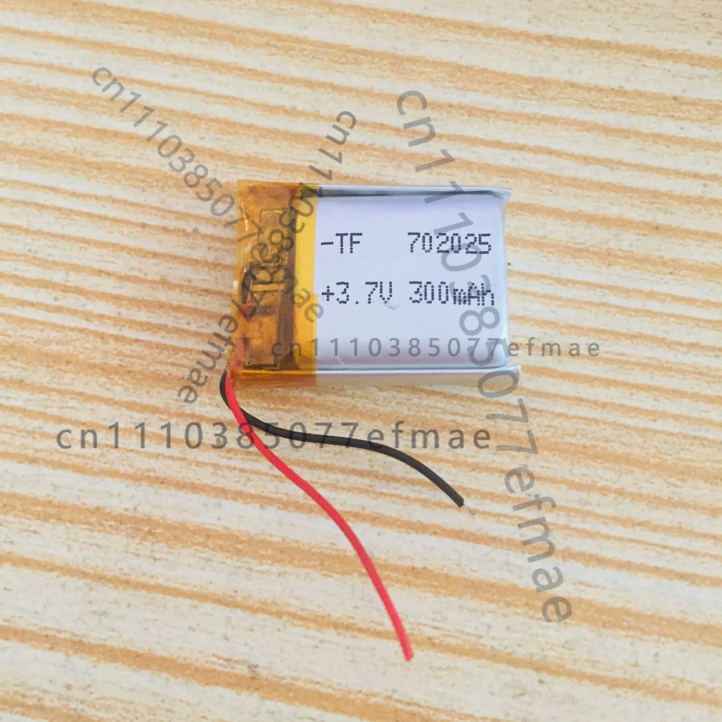 

Rechargeable lighter built-in battery 3.7V lithium battery 702025 point reading pen recording pen 300mAh universal rechargeable