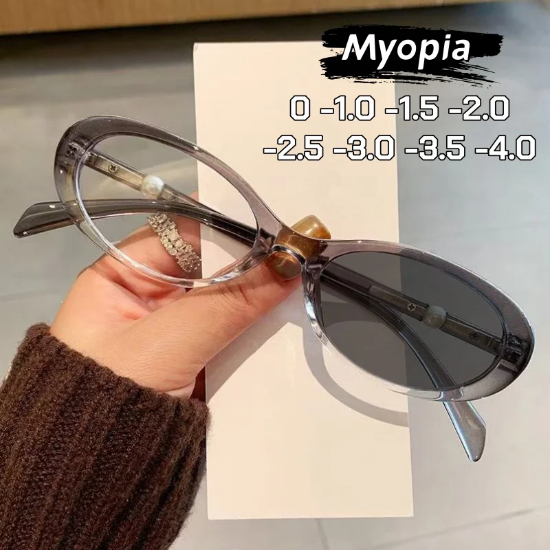

2026 Retro Cat-eye Photochromic Myopia Glasses High-end Style and UV Protection Unisex HD Oval-Frame Eyewear 0 To -4.0
