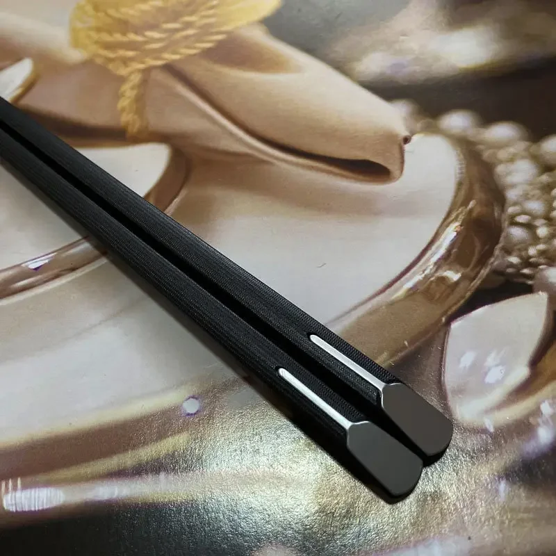 1Pairs Japanese Chinese Chopsticks Hot Pot Sushi Sticks Reusable Metal Korean Chopsticks Healthy Food Grade Alloy Tableware
