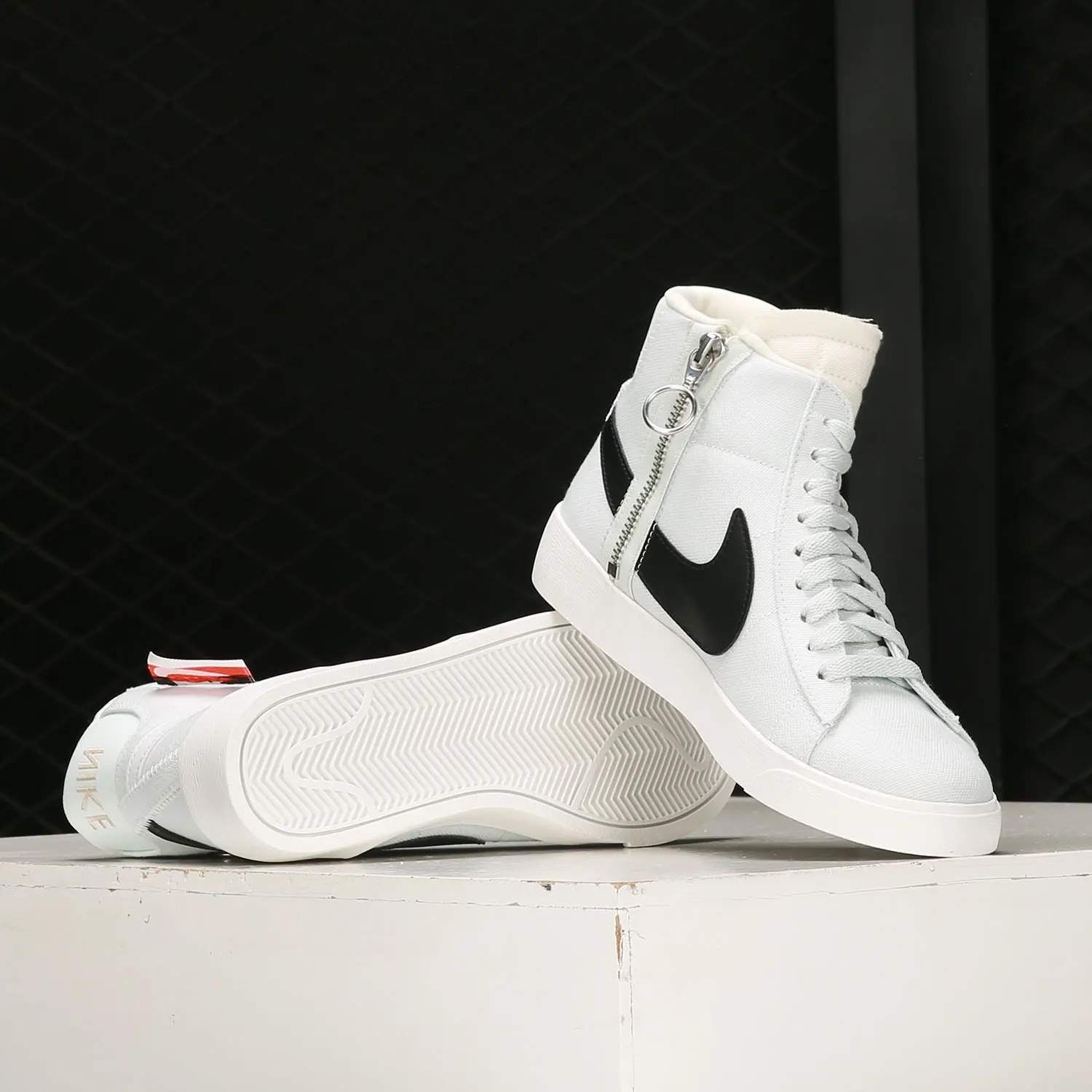 

Nike genuine Seasonal New Women's High-Top Casual Shoes BQ4022-400