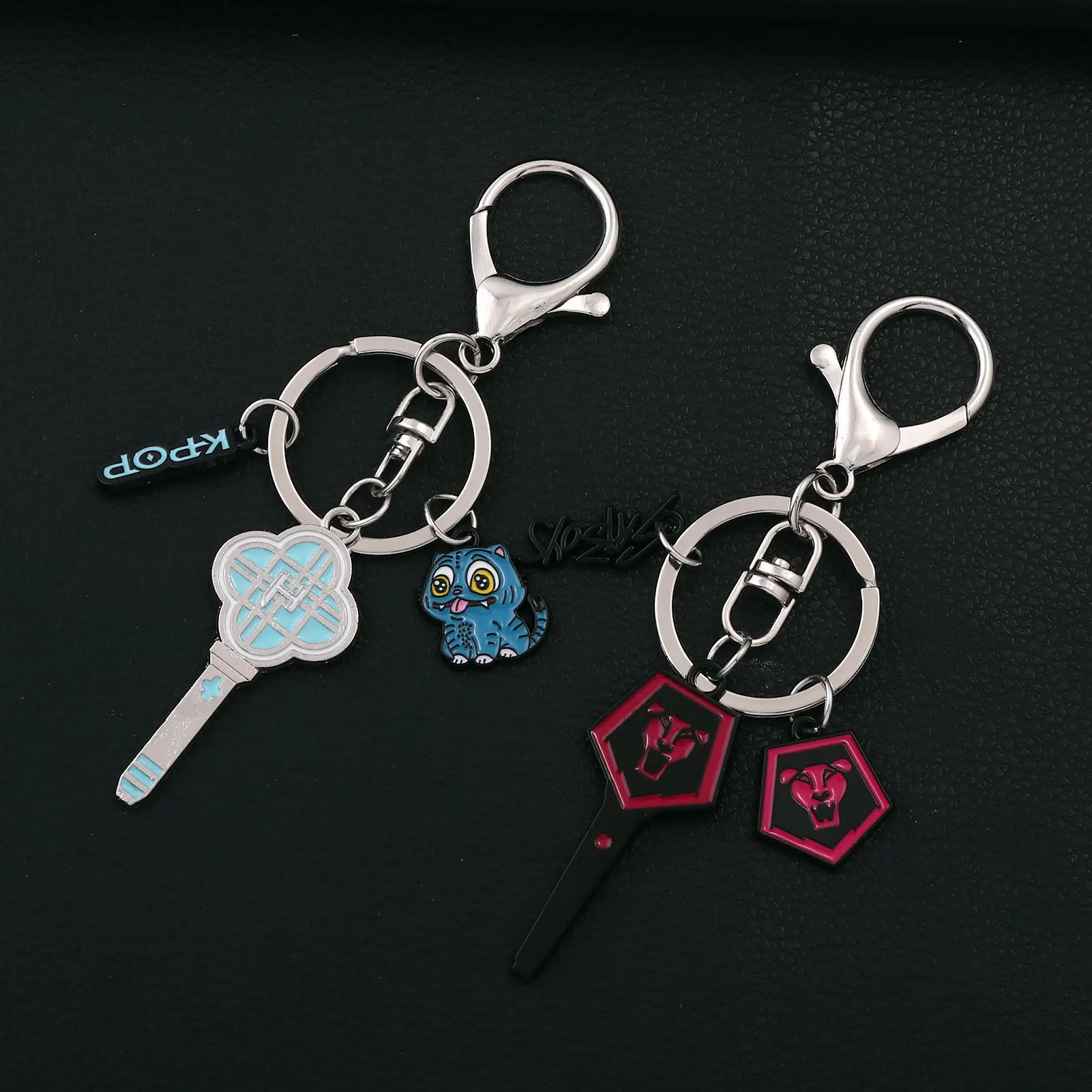 LLavero Y2K k-pop Demon Cool Girl Huntress Squad para hombres y mujeres, bolso esmaltado, pendiente colgante, regalo de joyería para disfraz