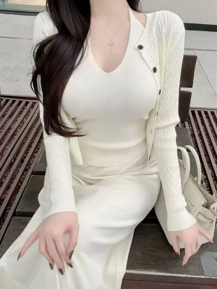 

Elegant High-End Women's Neckline Vest Cardigan Half-Skirt Three-Piece Set Fashionable Casual Workwear Autumn Collection