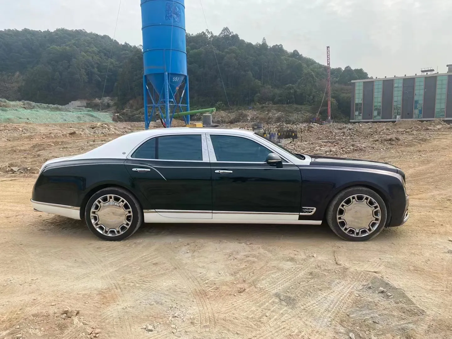 مناسبة لمجموعة هيكل Bentley Mulsanne موديل قديم مطور بنمط جديد مصدات أمامية وخلفية مصابيح أمامية Ta