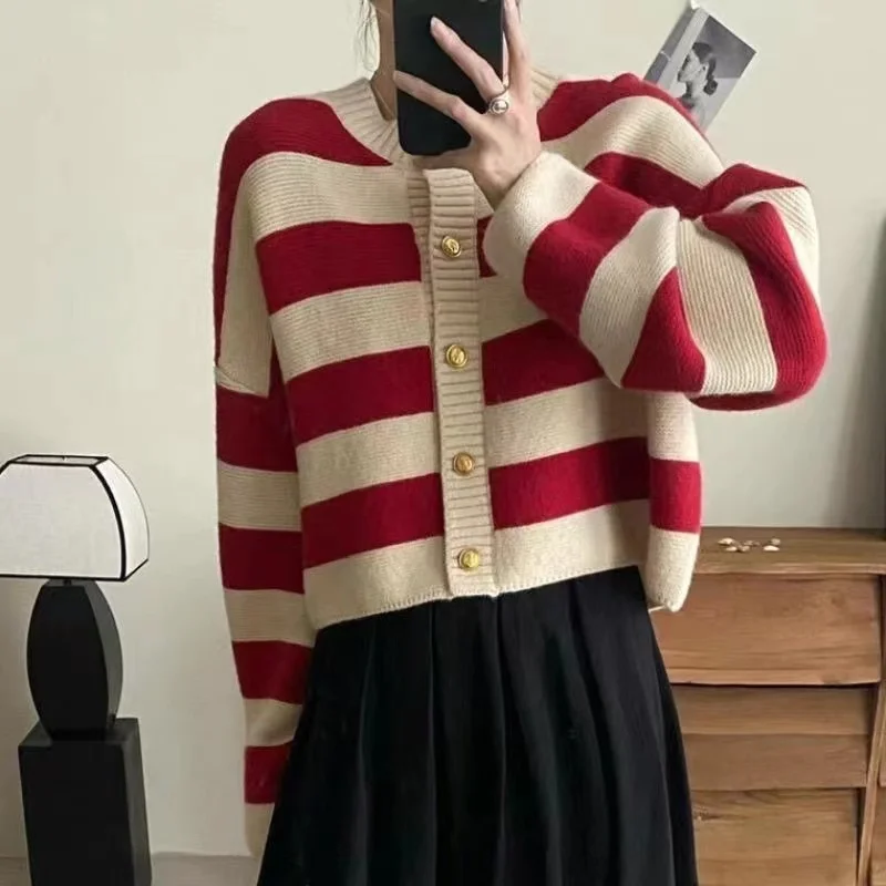 

Chic Korean Style Women's Short V-Neck Knitted Sweater Spring Autumn Open Cardigan Fashionable Trendy Soft Loose Fit Long Sleeve