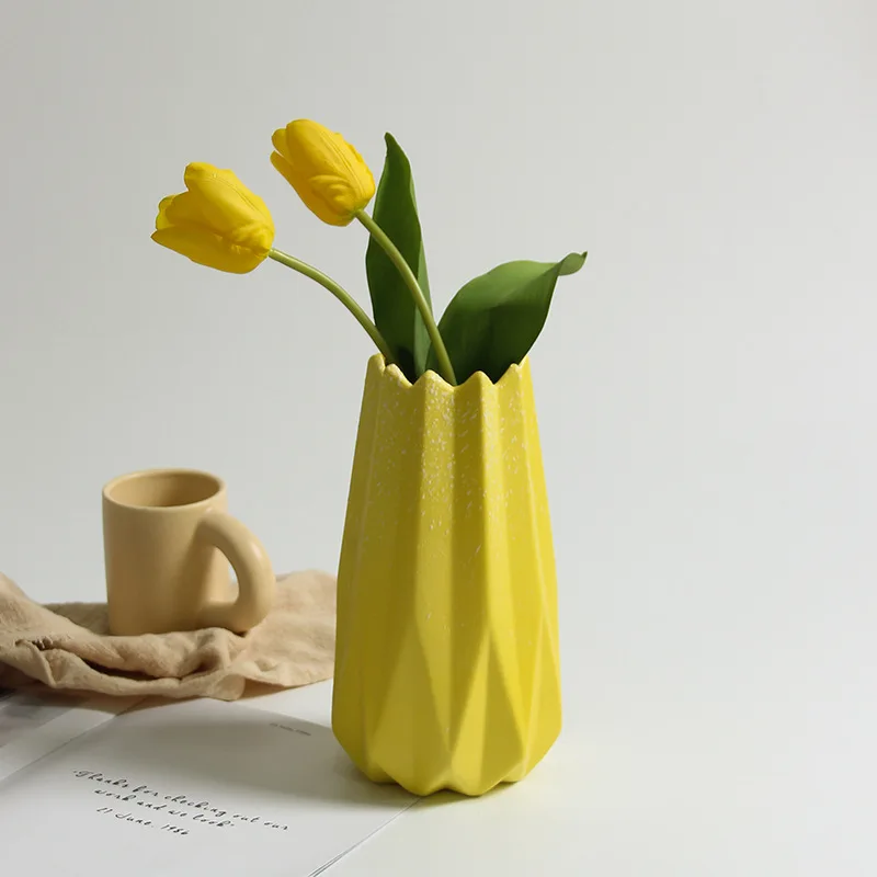 

Modern simple geometric vase ceramic ins wind soft dried flower hydroponic ornament dining table entrance net red flower device
