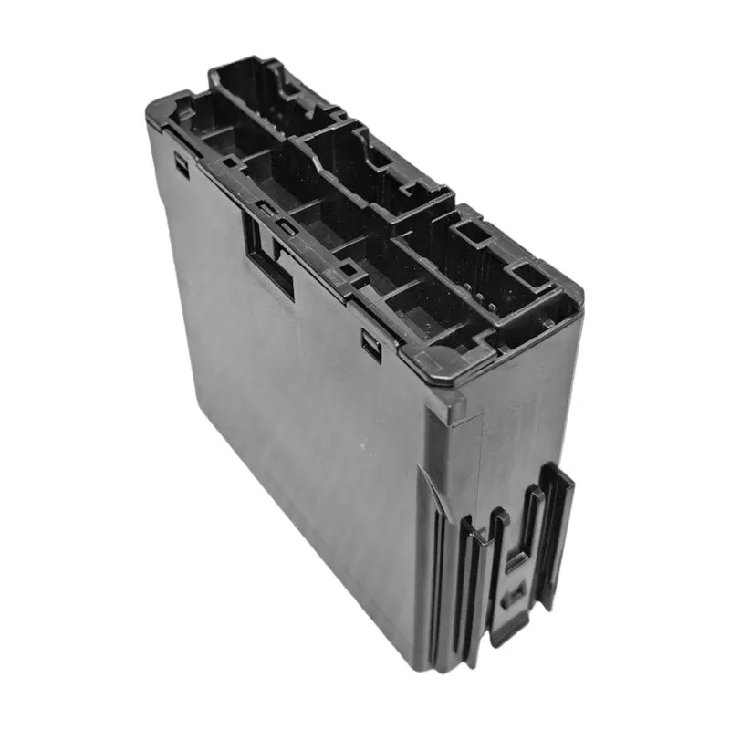 Relay Control Module / Engine Fuse Box Unit 38850-3V0-A11