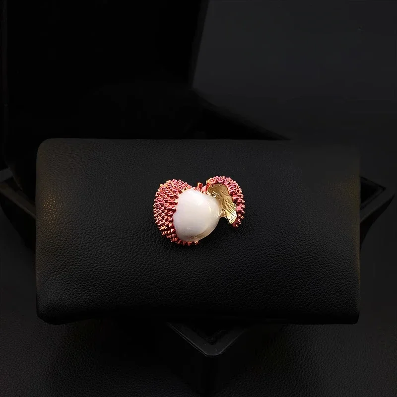 Cute Lychee Brooch for Women Suit High-End Fashion Red Small Fruit Lapel Enamel Pins Clothing Accessories Jewelry 5186