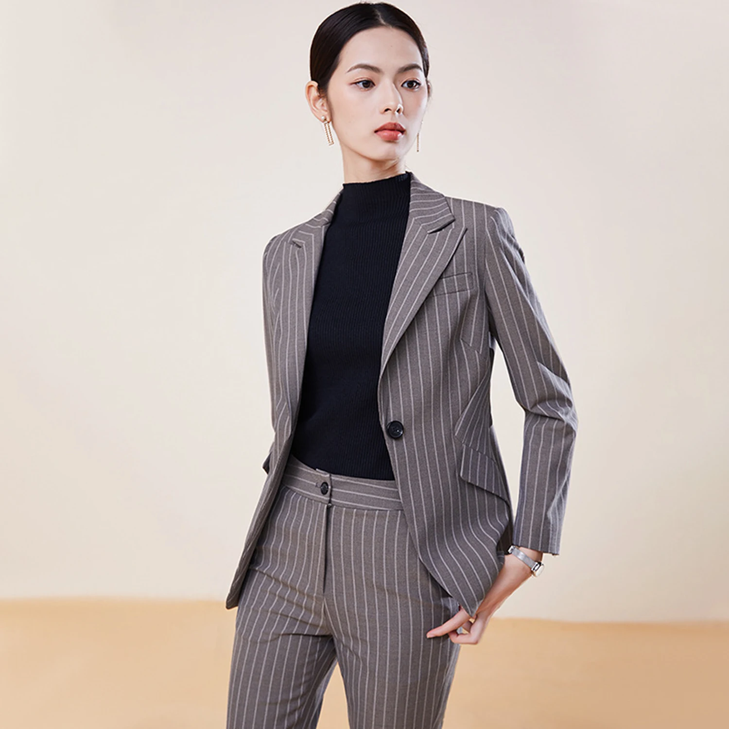 

Allingentle Women's Striped Pantsuit 2 Piece Suit Elegant Flap Pocket Blazer & Pants for Casual Office Customize