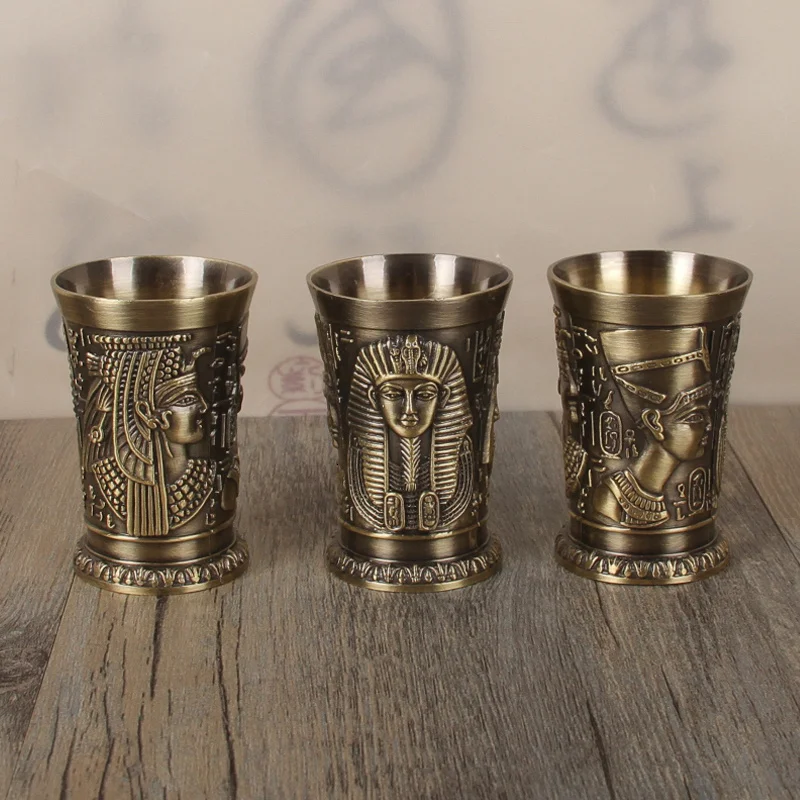 Lote de 3 Vasos de Chupito de Bronce Retro con Relieve 3D de Egipto, Vasos Pequeños para Degustación de Vino, Copas Metálicas de Rameses para Baijiu, Licores, Bebidas Espirituosas y Soju