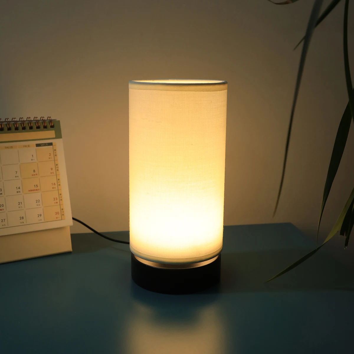 Modern circular fabric table lamp, USB warm light bedside sleep lamp, bedroom and study decoration atmosphere lamp