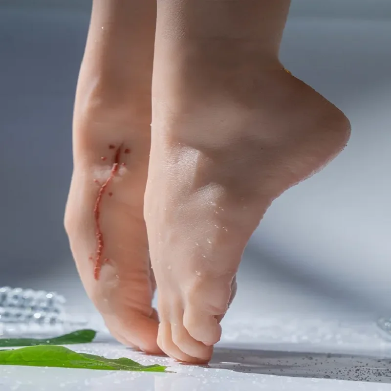 Silicone Foot Model Nail Art Tool TG39 Realistic Mature Female Foot With Right Foot Scar For Toenail Practice Display