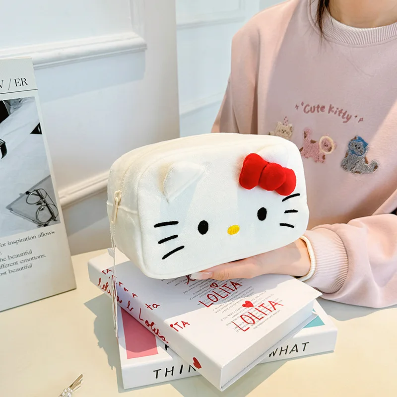 Рисунок 4 - Sanrio Super Cute KT Cat Pen Bag