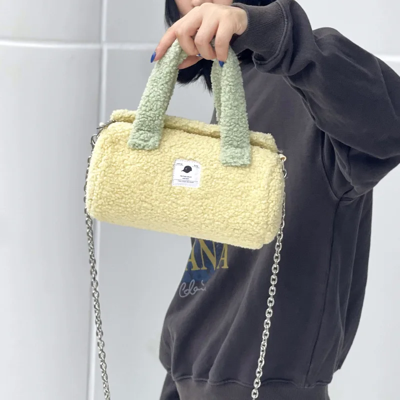 Bolso de lana de cordero de imitación para mujer, bolsa de mano pequeña de moda coreana, bolso cruzado de felpa con cadena redonda, regalo de cumpleaños, 1 piezas