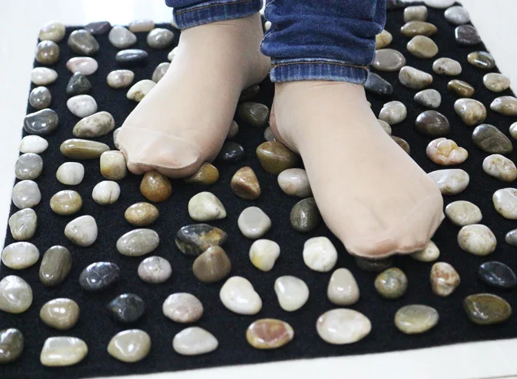 Natural cobblestone soles thin massage cushion acupoint stone sub-step foot care mat pedicure square blanket 40*50cm