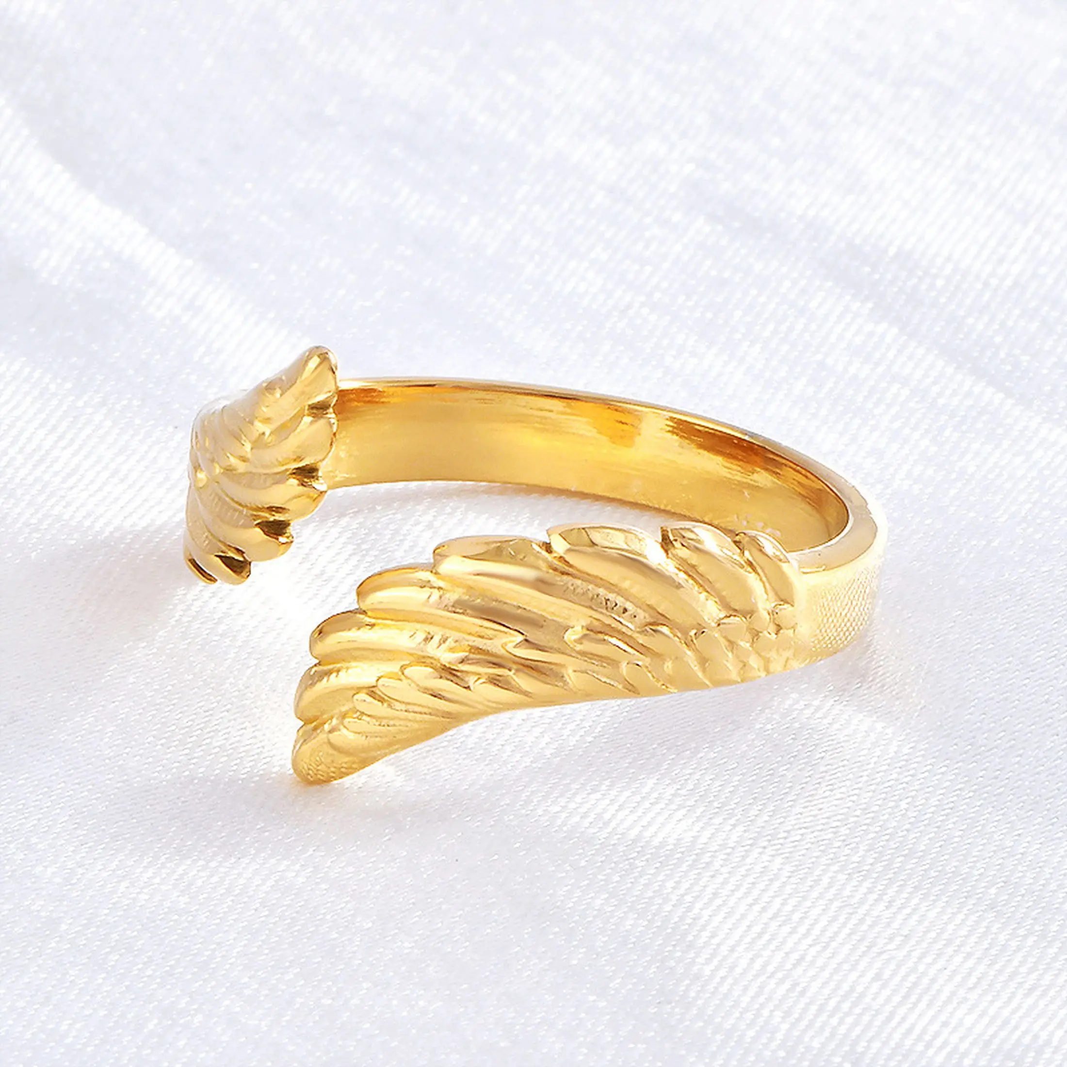 Fashionable and personalized geometric angel wings couple ring jewelry, niche retro creative feather opening ring