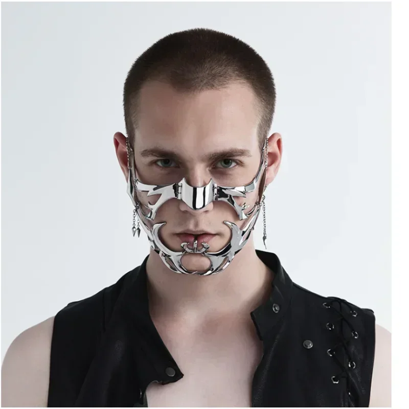 Masker Gotik Modis Cyber Punk Cair Tidak Beraturan Warna Perak Berongga Aksesori Perhiasan Individuasi Pesta Pria Wanita