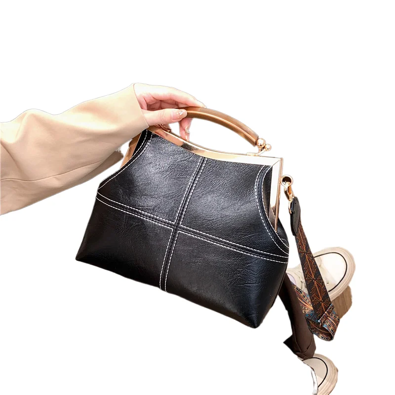 

Advanced retro bag for women's 2024 new fashionable handbag clip bag with wide shoulder straps and diagonal cross bag