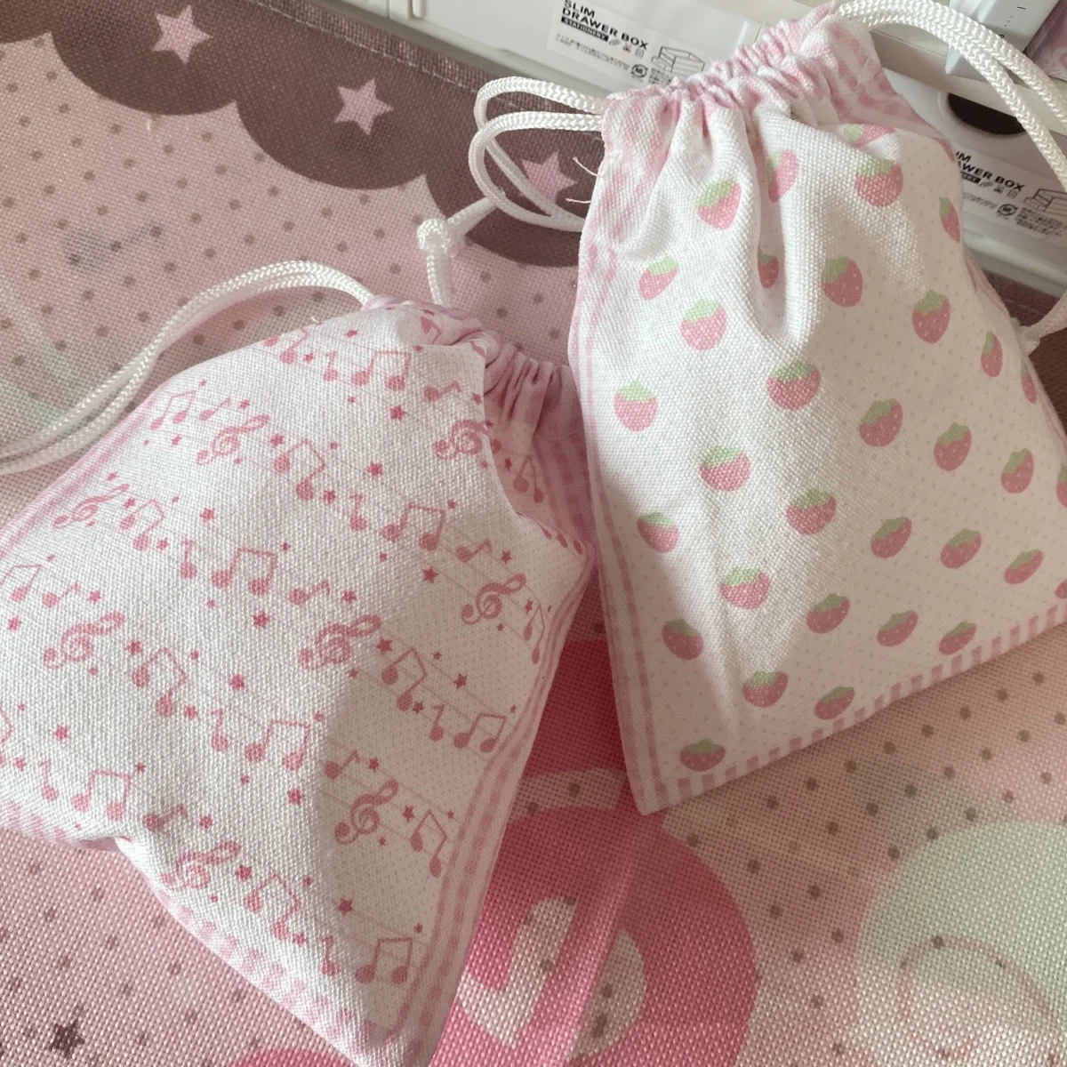 Pink strawberry storage bag, dust-proof organizing bag for jewelry and stationery binding, portable travel toiletries makeup bag