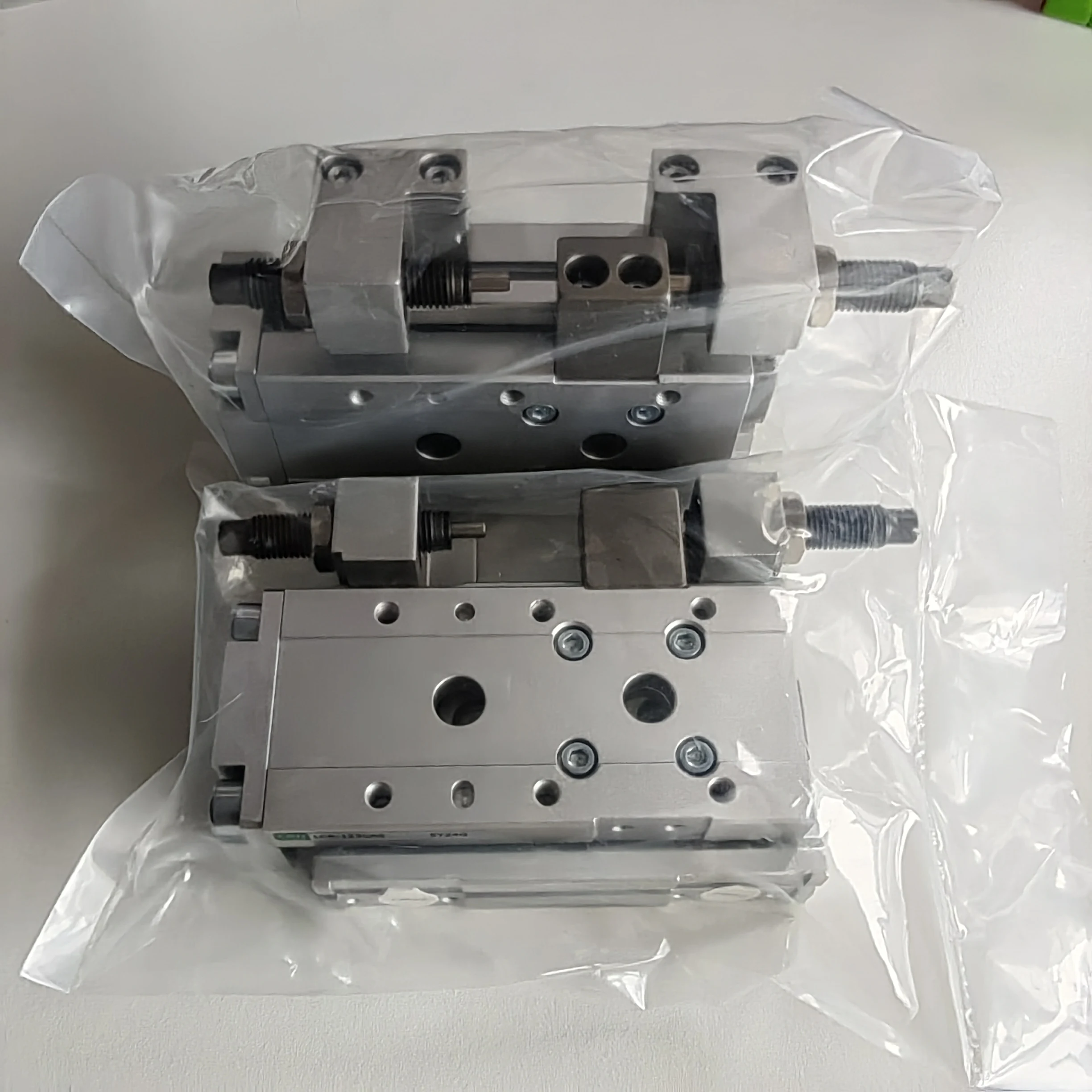 CKD اسطوانة الشريحة الخطية LCR-1230A6 LCR-1230A6D LCR-1220-1230-1240-1250-1275-12100-S5-S6-A5-A6-S1