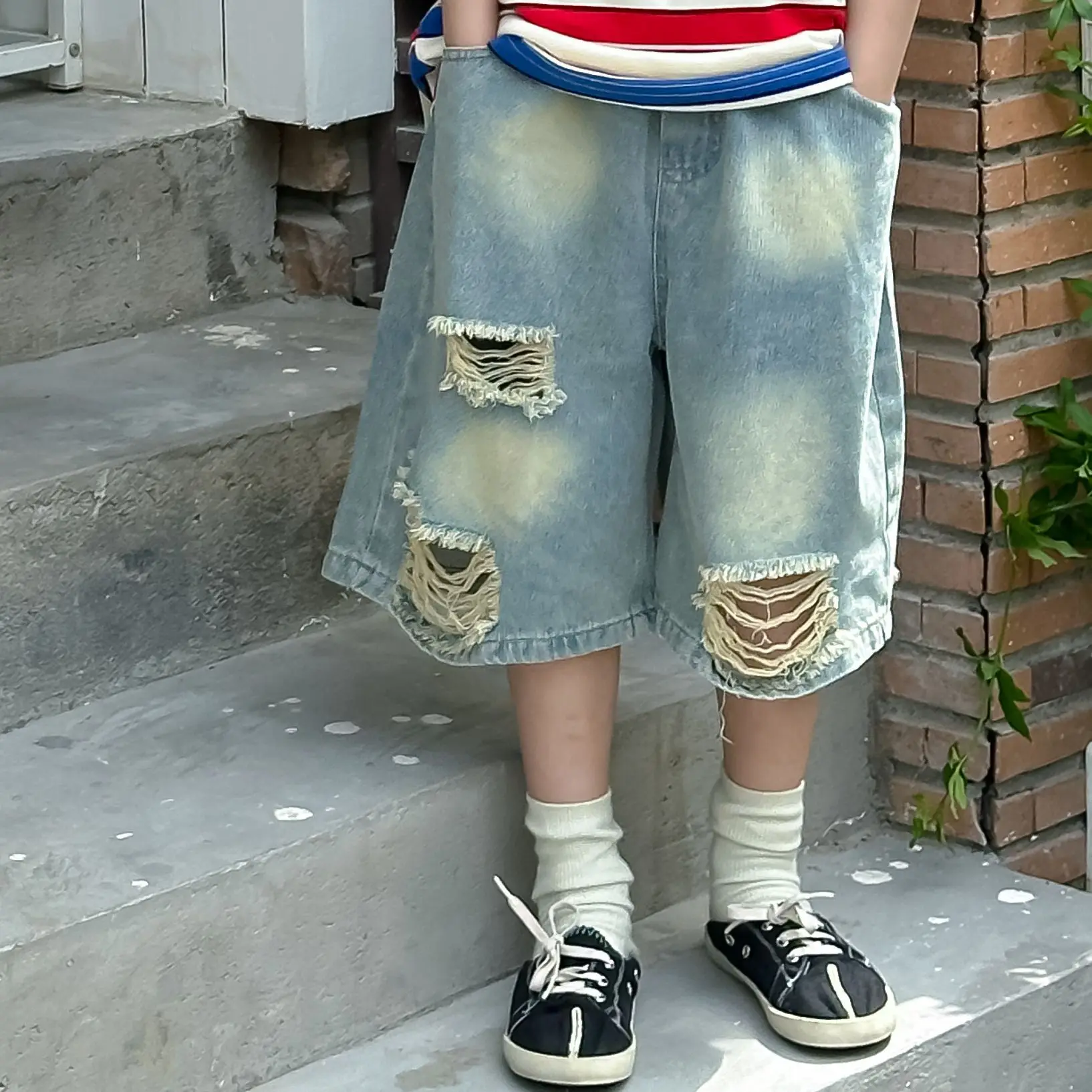 

2024 Summer Kids Blue Jeans Ripped Children Denim Shorts Fashion Korean Style Toddler Boys Girls Casual Pants Baby Loose Jeans