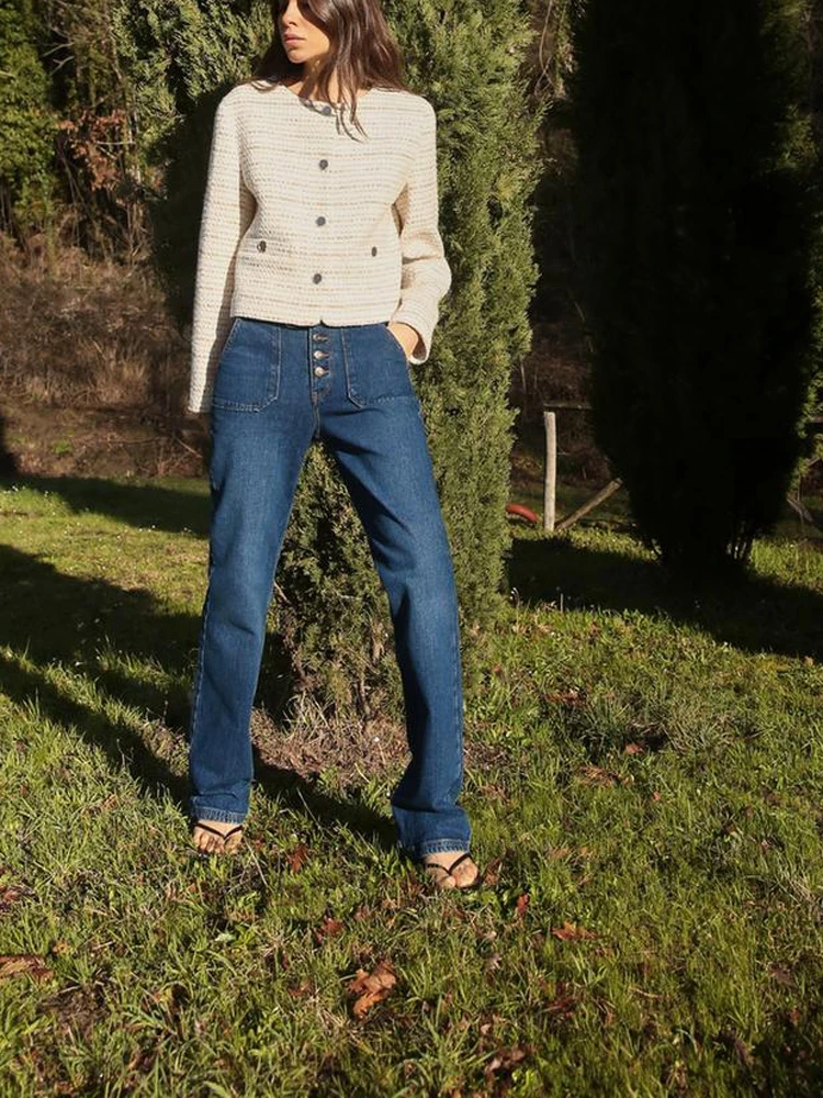 وصل حديثًا لفصل الربيع: بنطلون جينز نسائي بخصر مرتفع وقصة مستقيمة من الأسفل مع زينة أزرار، بنطلون طويل واسع من الأسفل من الدنيم.