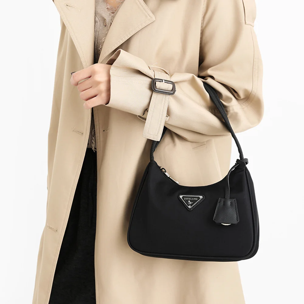 

Усовершенствованная новая сумка 2025, нейлоновая ручная маленькая сумка, повседневная модная простая темпераментная сумка для подмышек, универсальная женская ткань Оксфорд