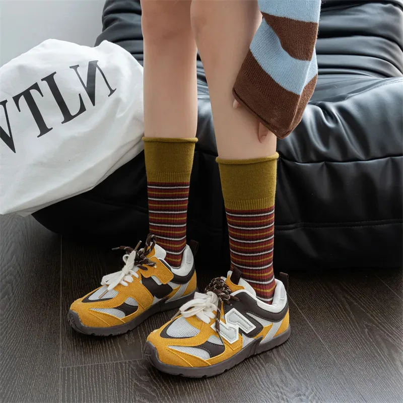 

Autumn Winter Contrasting Striped Patchwork Women'S Socks Are Fashionable Paired With Outerwear Double Needle Pile Women'S Socks