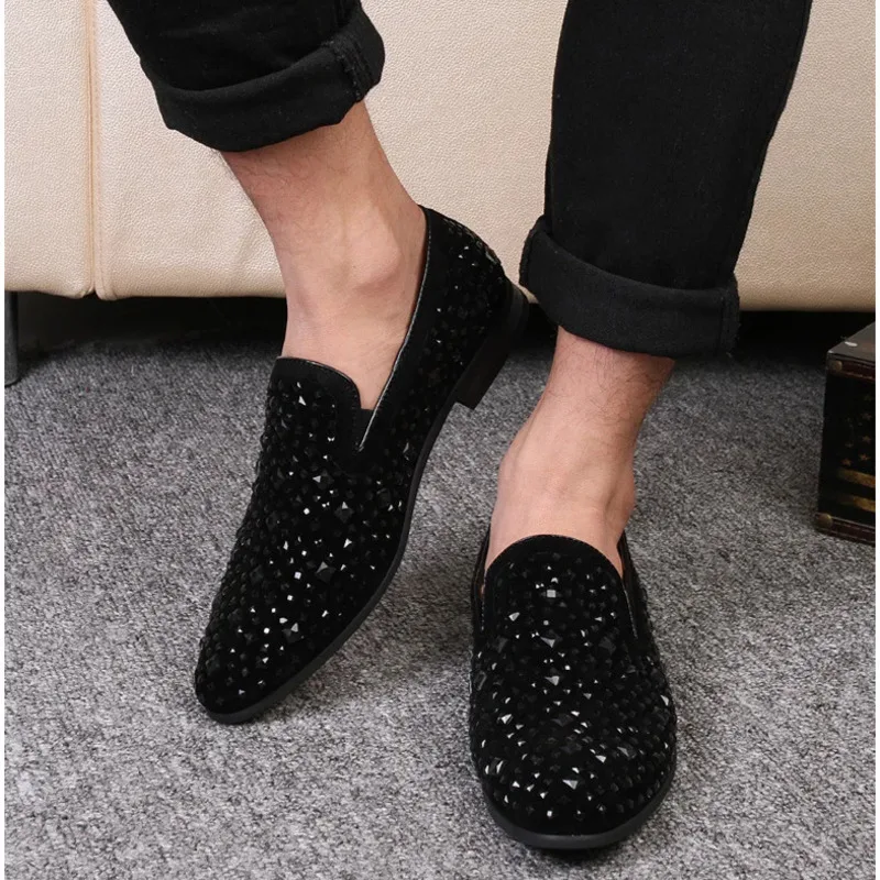 

Роскошное платье 2025 года, черные мокасины с острым носком, джинсовые металлические блестки, модные мужские вечерние свадебные туфли высокого качества, новинка