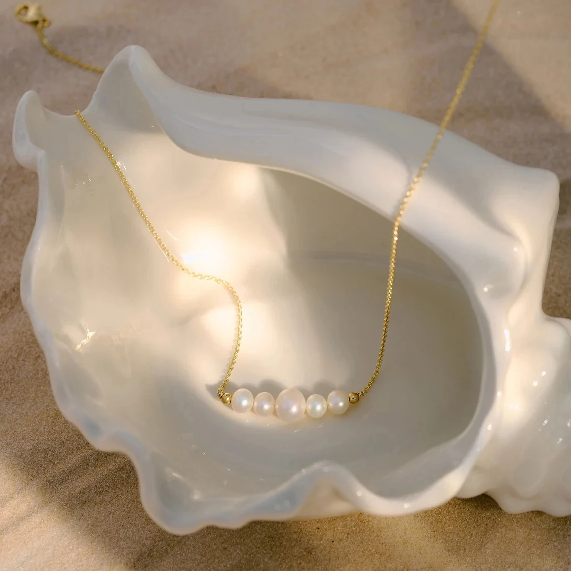 

Vlen Gold Plated Chain Necklace with Natural Freshwater Pearl Charm Dainty Jewelry for Women Elegant Gift