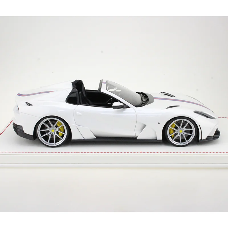 1: 18 Simulation Sports Car Resin Model Novitec 812 GTS Racing Boy Esports Study Decoration Gift Sports Car Ornament five color