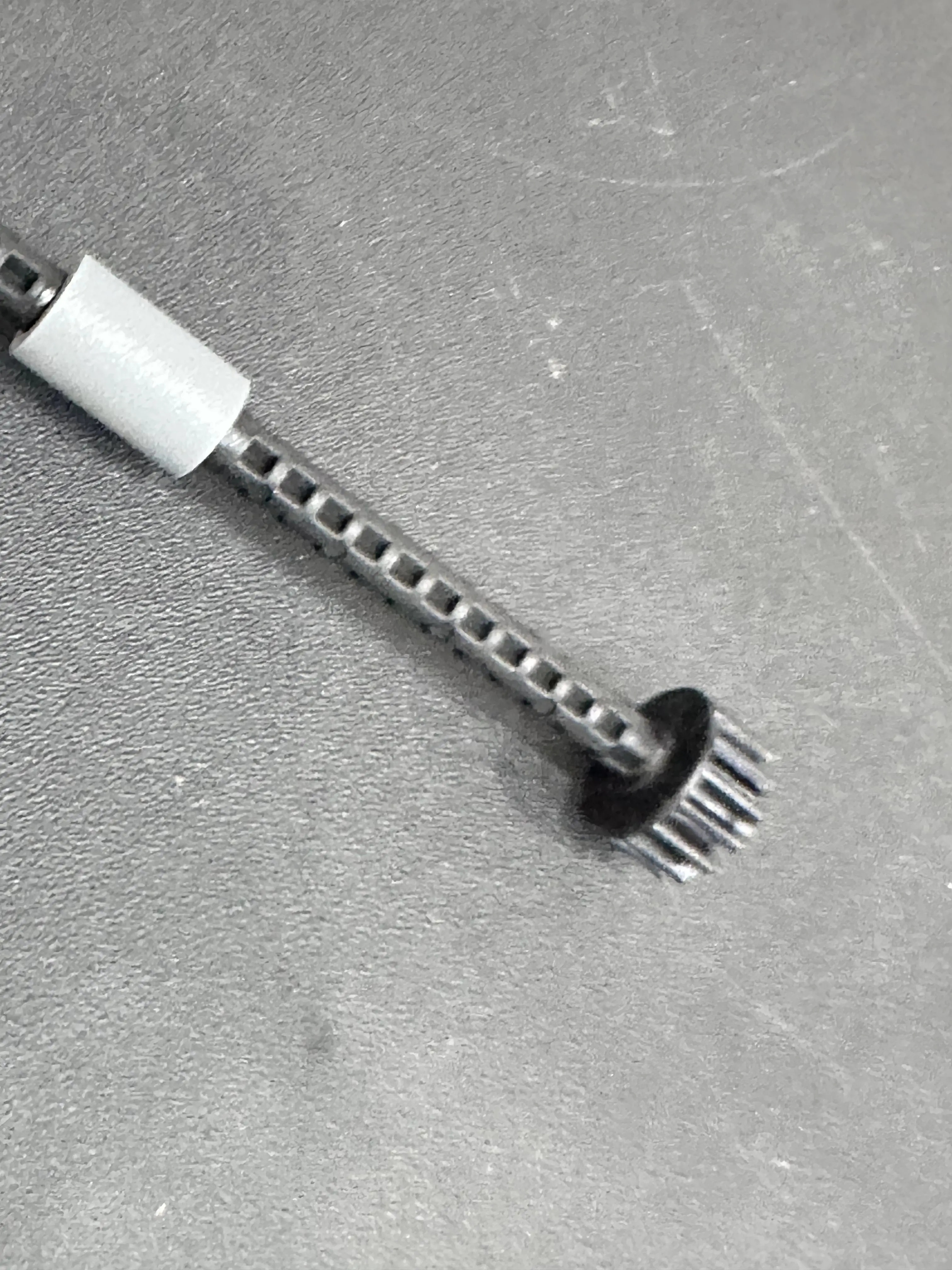 

1 шт. ролик выхода бумаги для BROTHER 2260 2560 L2260 L2300 L2305 L2315 L2320 L2360 7380 7480 7880 L2680 L2685 L2700 7080 L2500