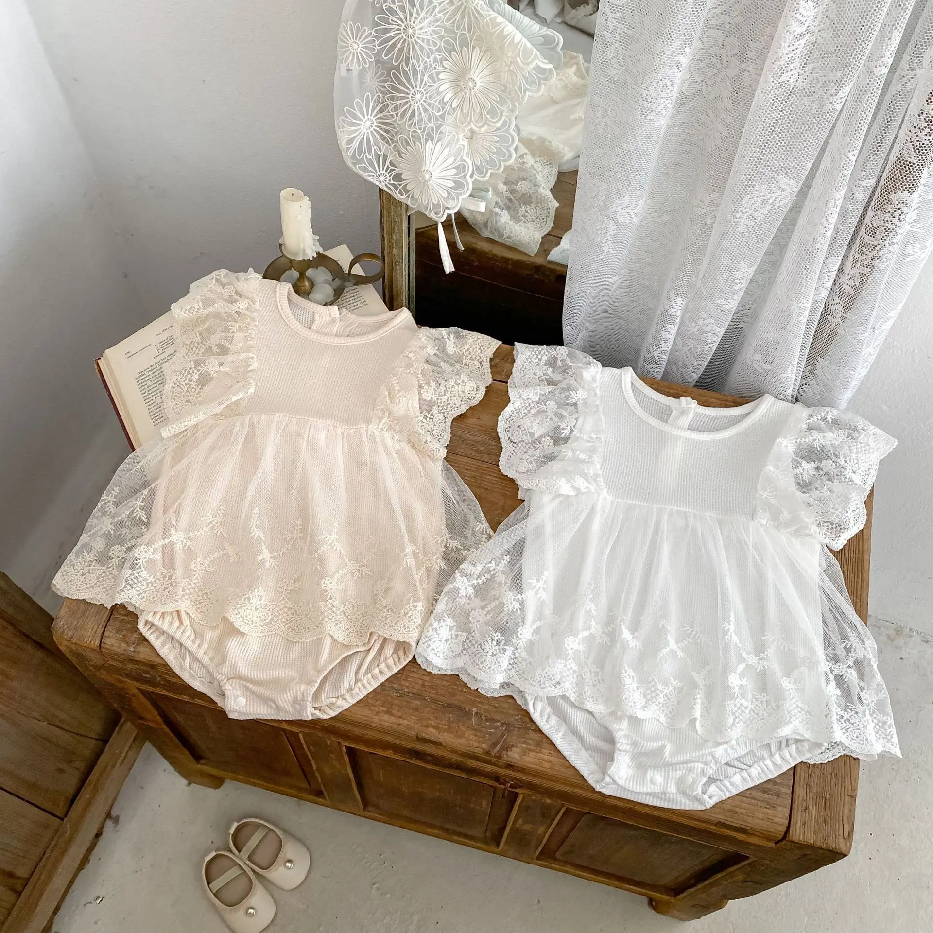 

Летний комбинезон-юбка из чистого хлопка с дышащими полосками и кружевной отделкой по низу, корейская версия 2026 года, для малышей