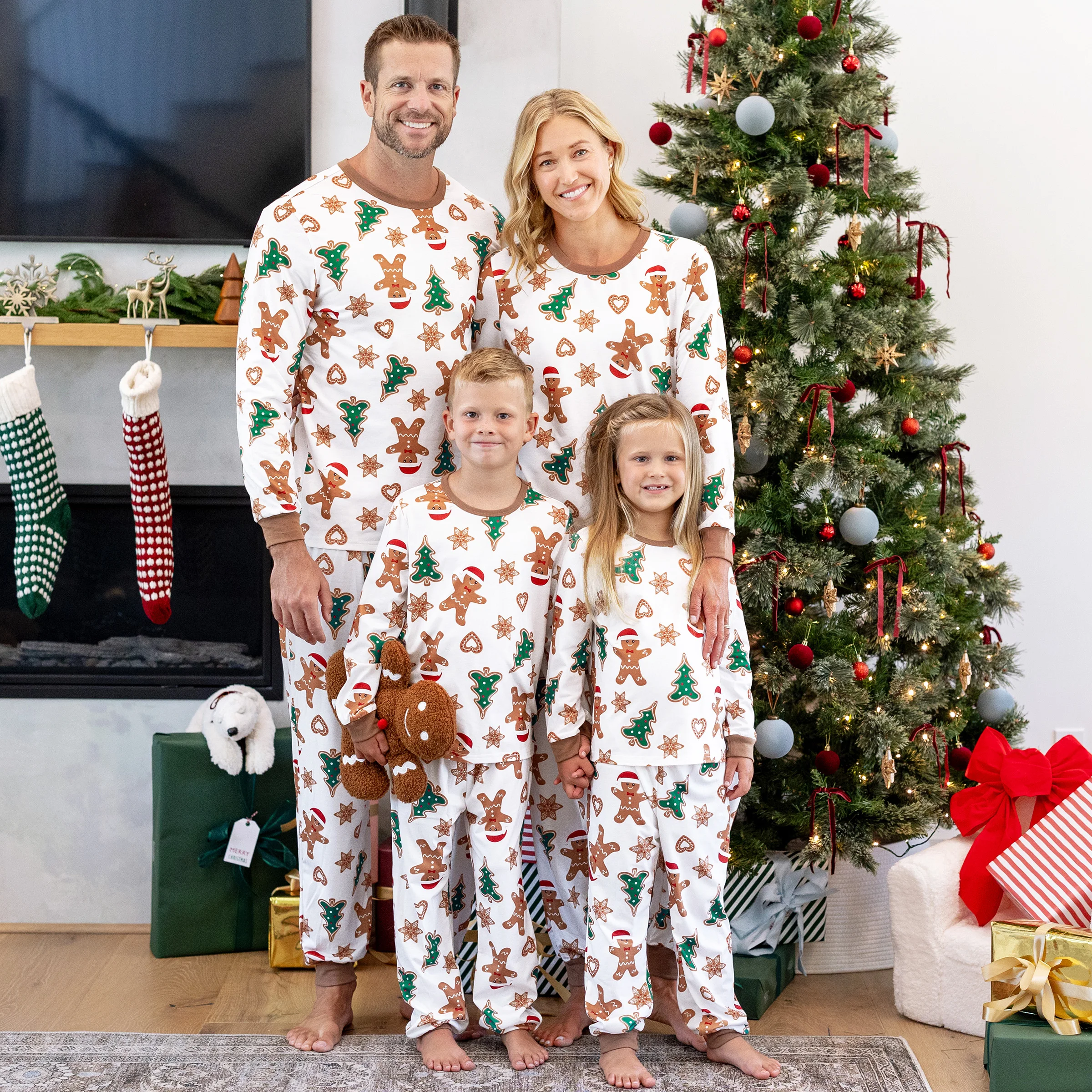 

PatPat Christmas Family Matching Cartoon Gingerbread Man and Tree All-over Print Long-sleeve Pajamas Sets