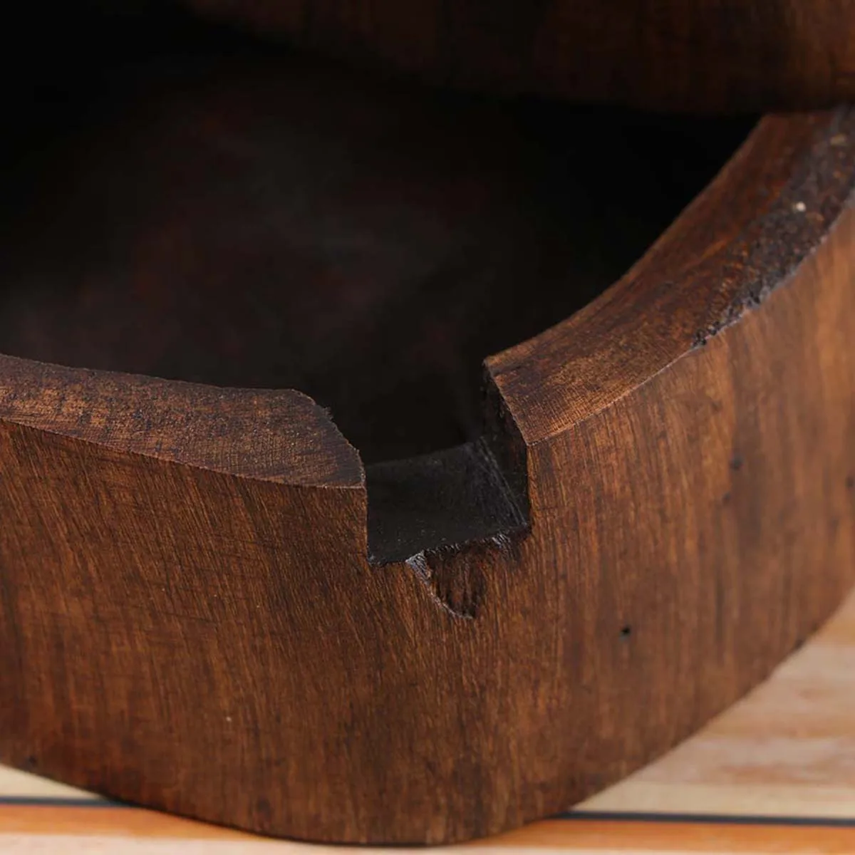 

1 Pcs Solid Wood Ashtray Vintage Creative Wooden Cigarette Ashtray Decorative Smoking Accessory