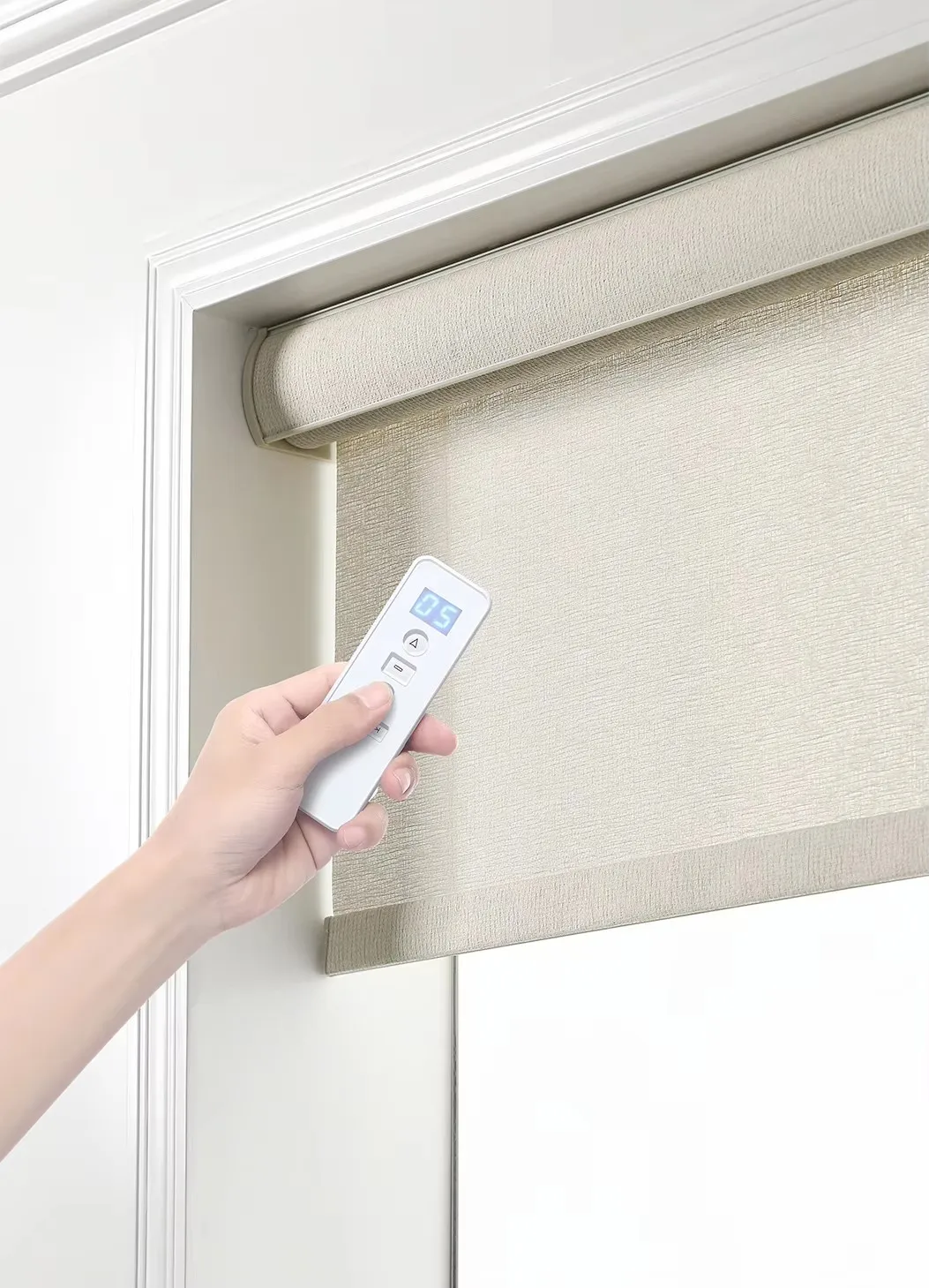 Fashion Motorized Remote Control 100%blackout Easy To Clean Waterproof Roller Blinds for windows