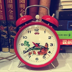 Retro Mechanical Alarm Clock Desk Clockwork Metal Desk Clock Chicken Pecking Rice Bedside Table Clocks Retro Decoration Gift