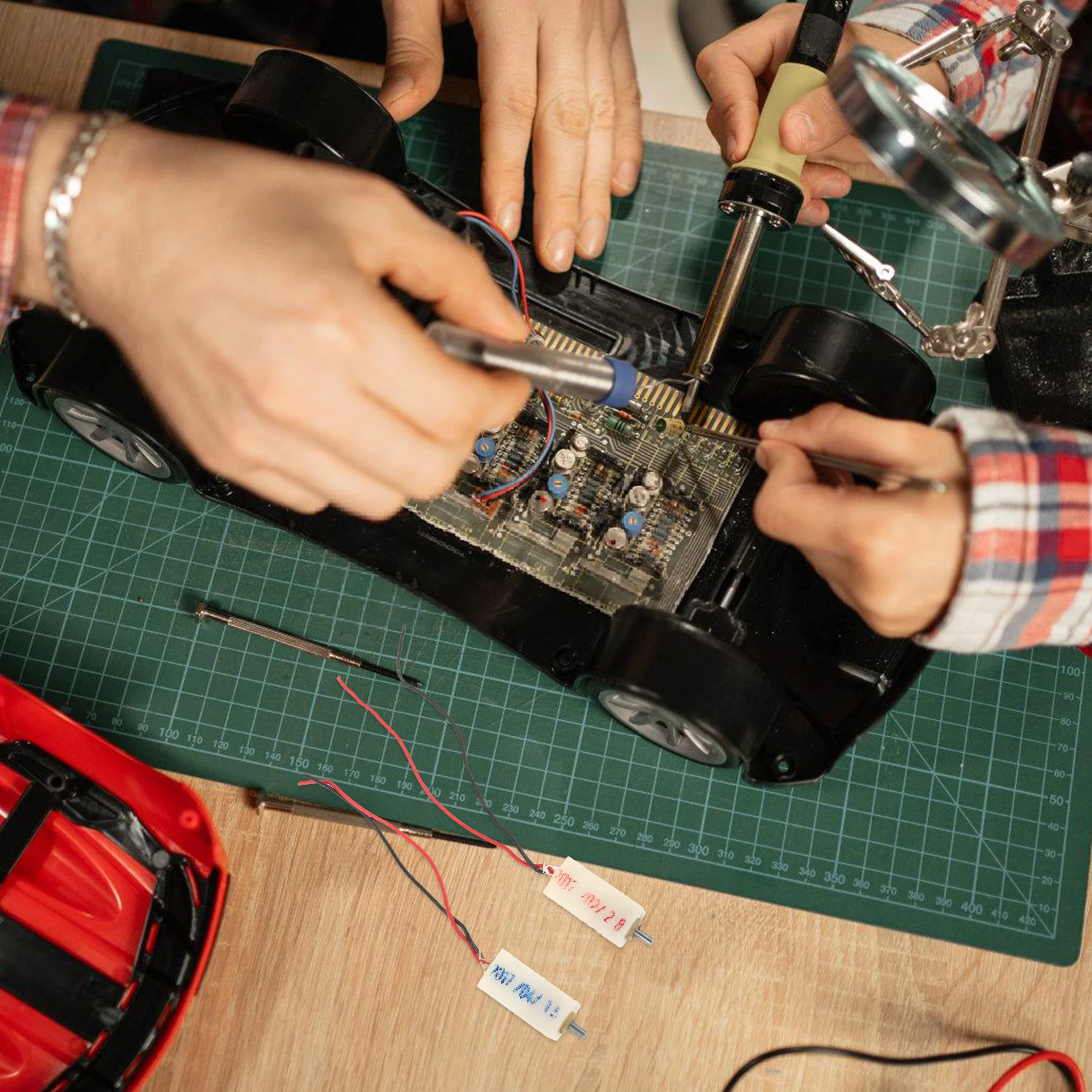 

2pcs Gear Motor 3V50RPM 6V100RPM Beige Plastic Mini Electromagnetic for Toy Car Airplane DIY Replacement Motors Hobby